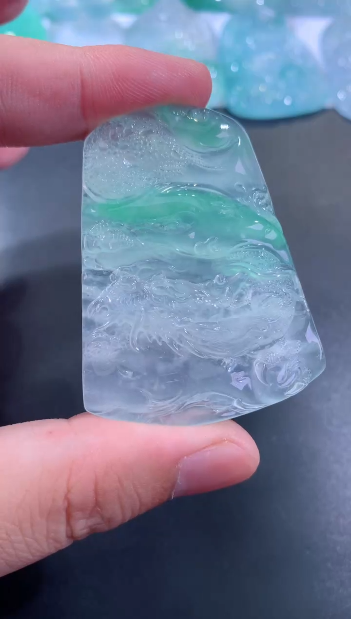 【闪购商品】翡翠颈饰未镶嵌欣赏链接