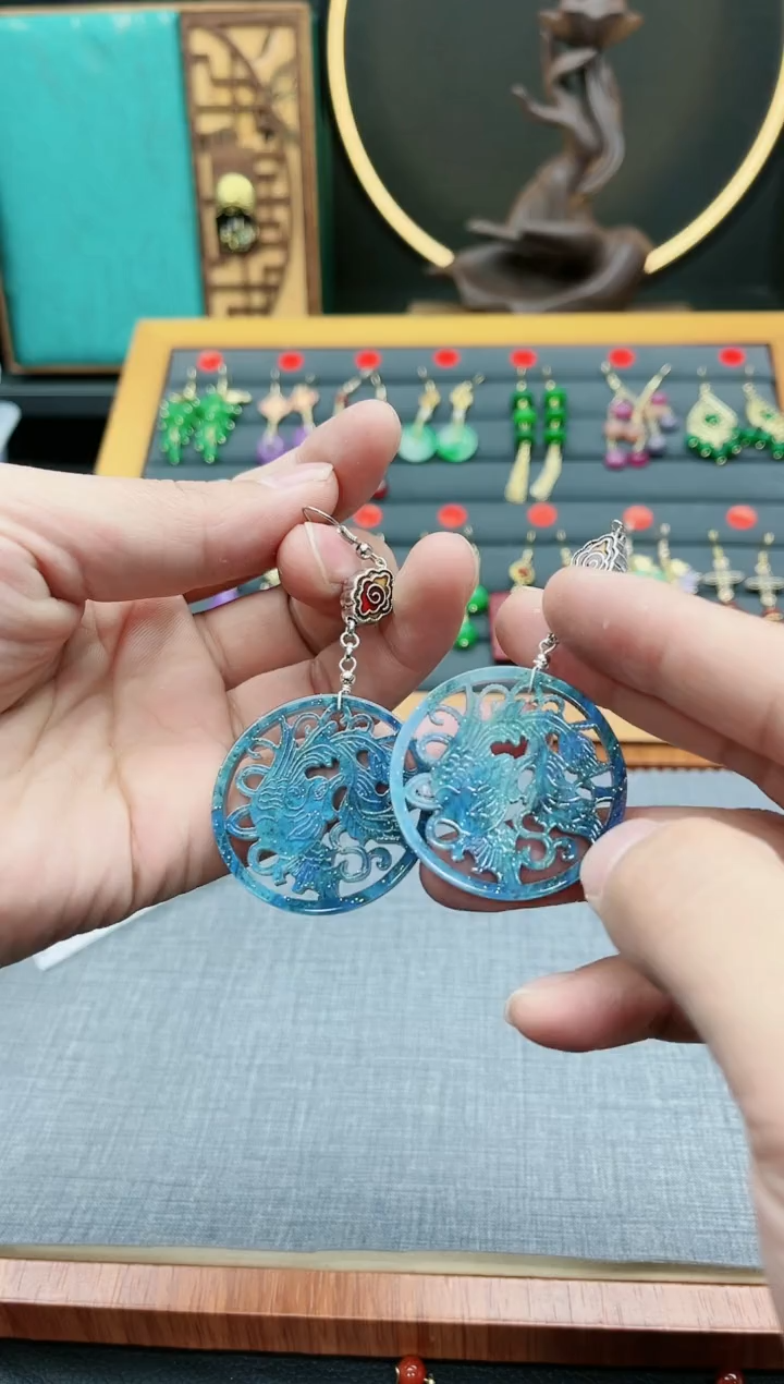 【闪购商品】玛瑙/玉髓耳钉银S925镶嵌龙凤牌