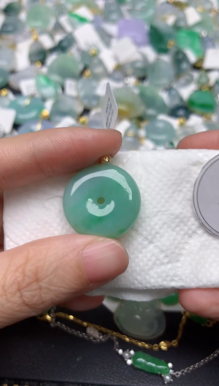 颈饰18K金镶嵌翡翠天然缅甸A货翡翠