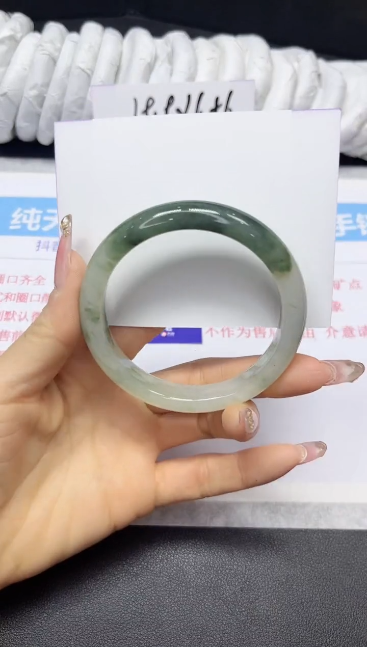 【闪购商品】石英质玉手镯未镶嵌200