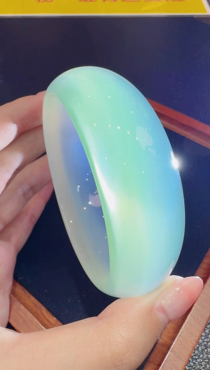 【闪购商品】玛瑙/玉髓手镯未镶嵌发一件