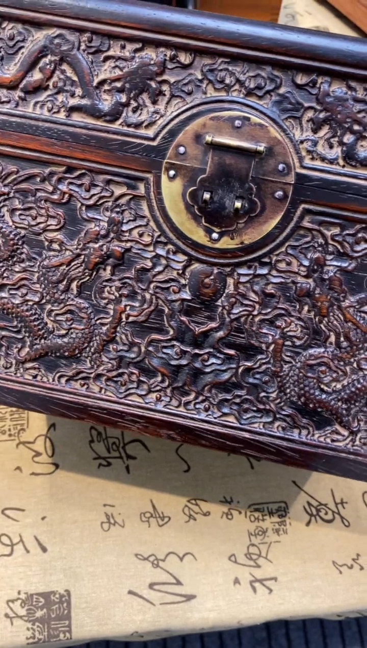 檀香紫檀（小叶紫檀）小叶紫檀高浮雕龙箱