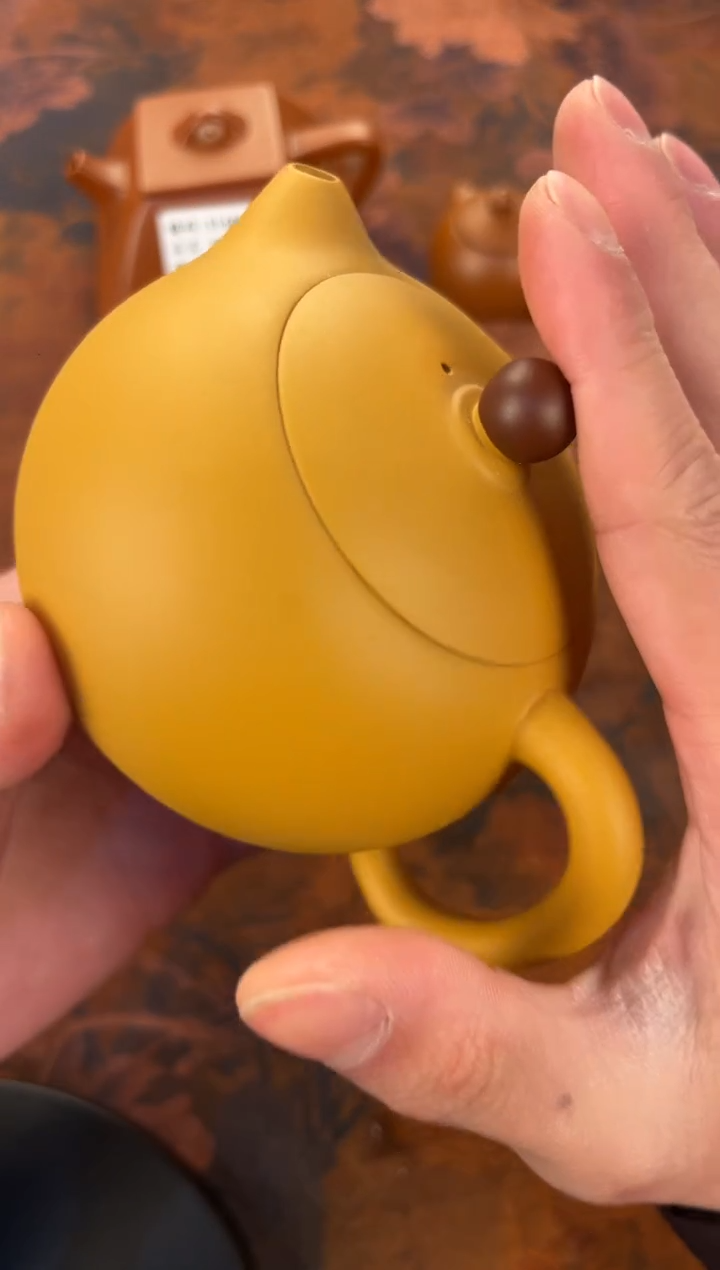 茶杯紫砂-素面红顶黄段西施