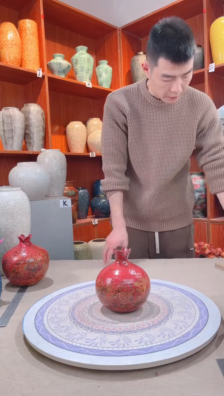 【闪购商品】瓶精品陶瓷花瓶 无花 石榴果 小号