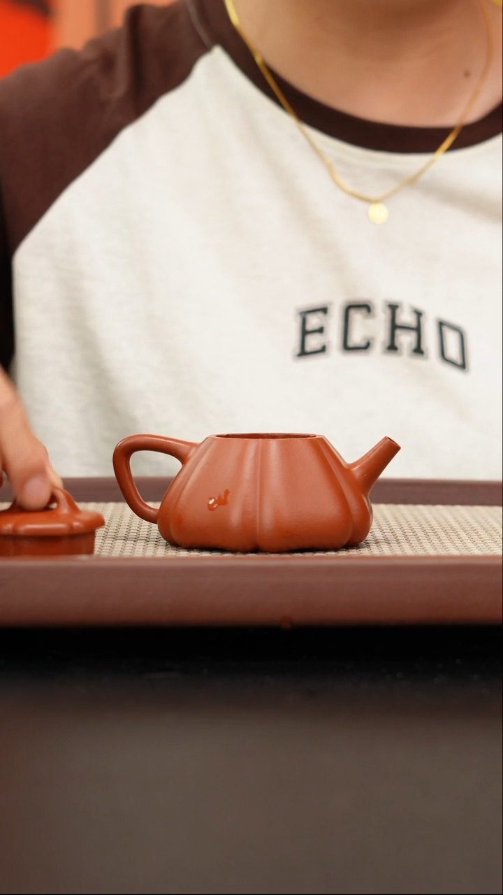 茶壶紫砂黄龙山朱泥筋纹石瓢130cc吴国仙