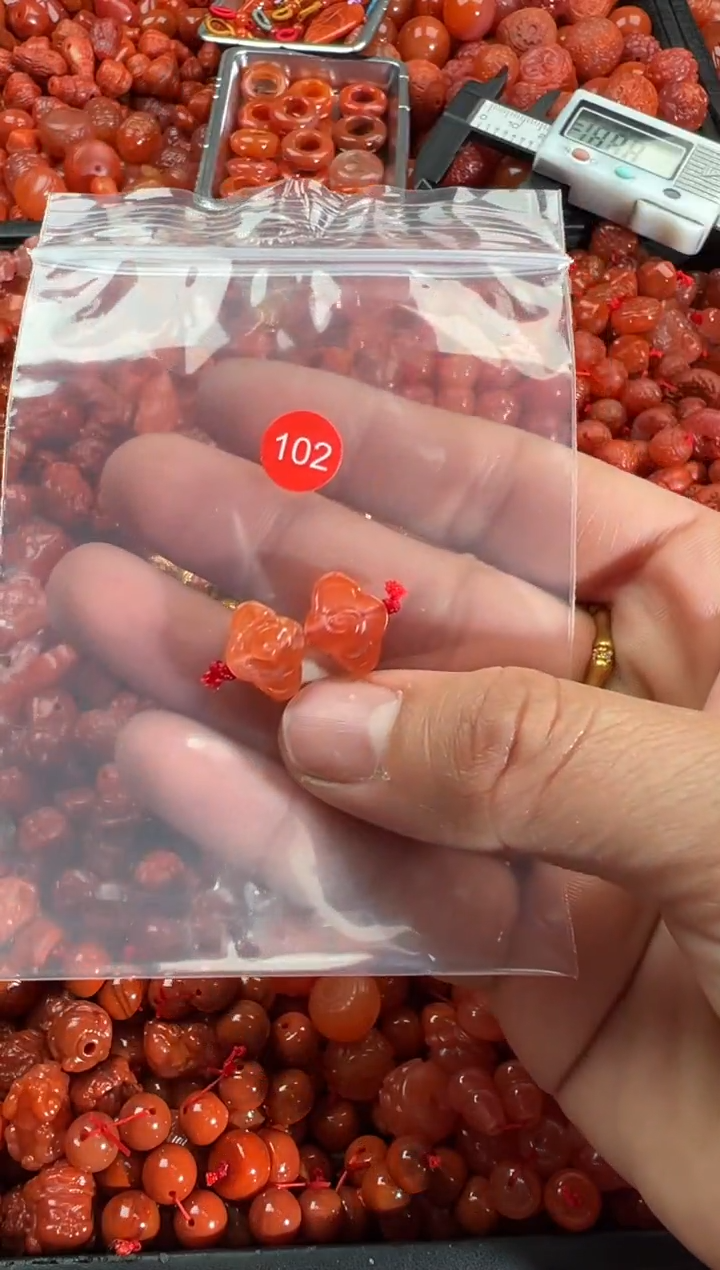 【闪购商品】南红玛瑙颈饰未镶嵌1