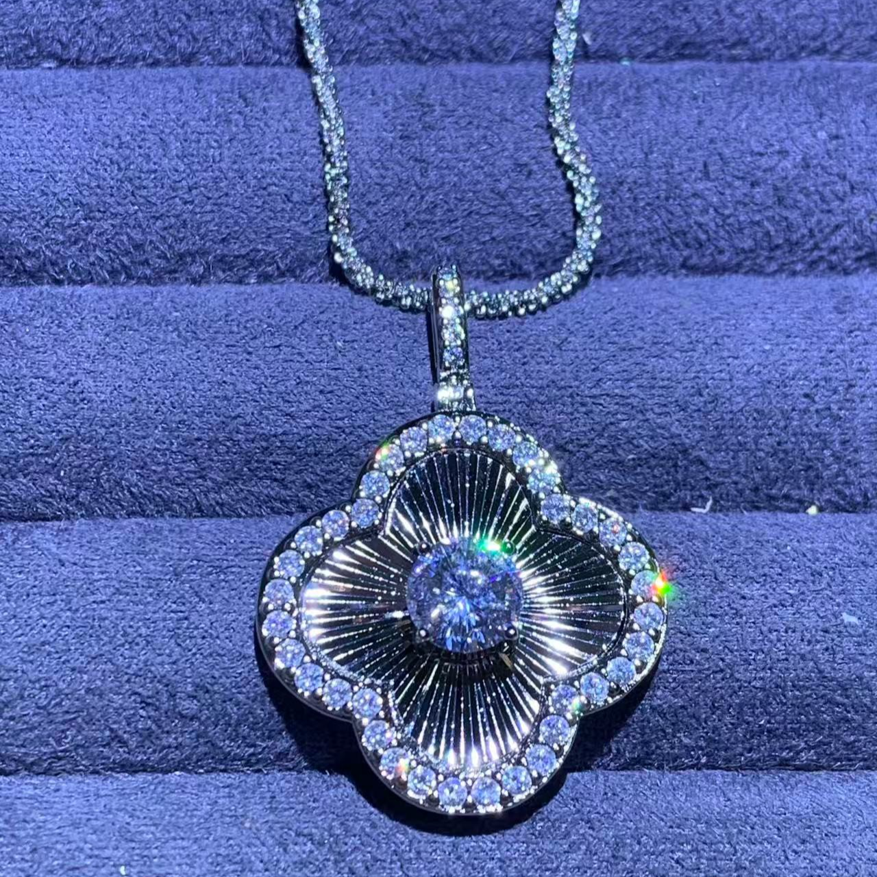 【高奢收藏】 a12291810-时尚饰品吊坠高端收藏