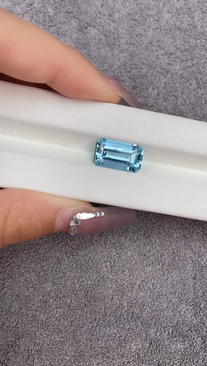 【闪购商品】海蓝宝石裸石未镶嵌6.2克拉