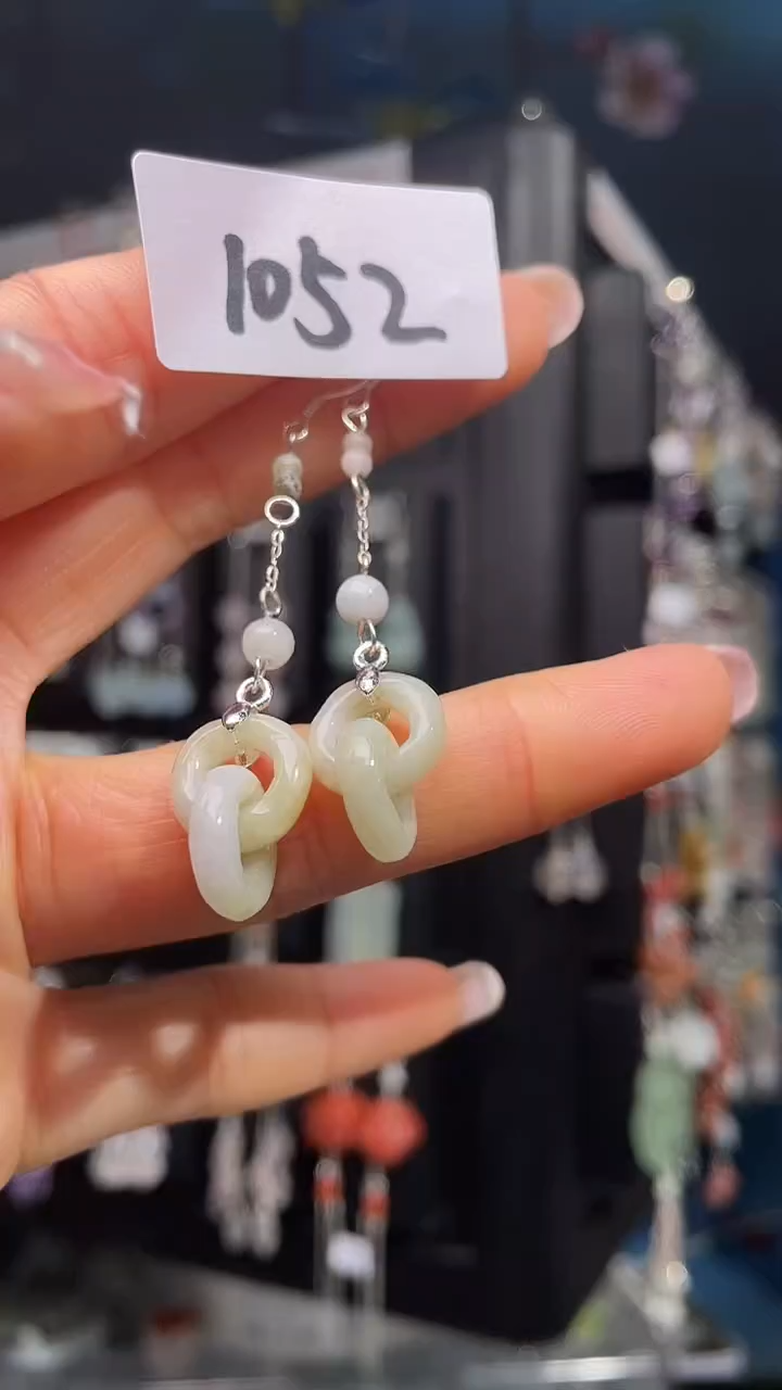 未镶嵌翡翠耳饰喜欢拍微瑕