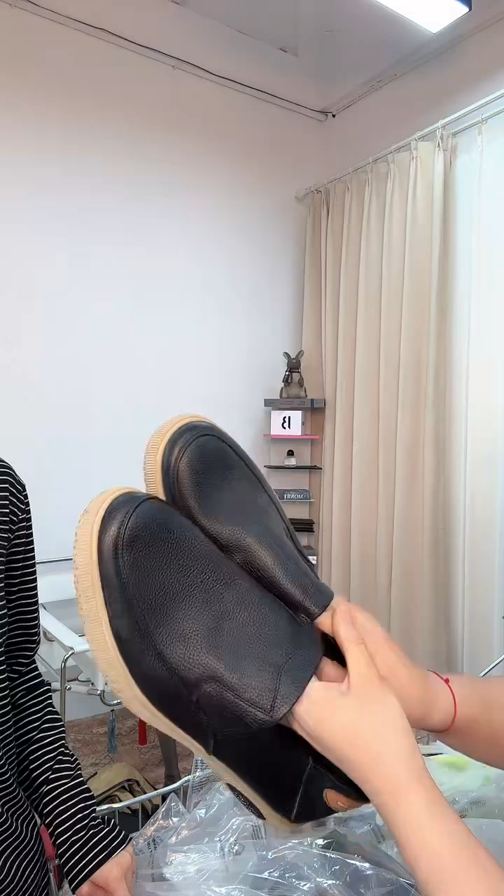 女士时尚搭配鞋子