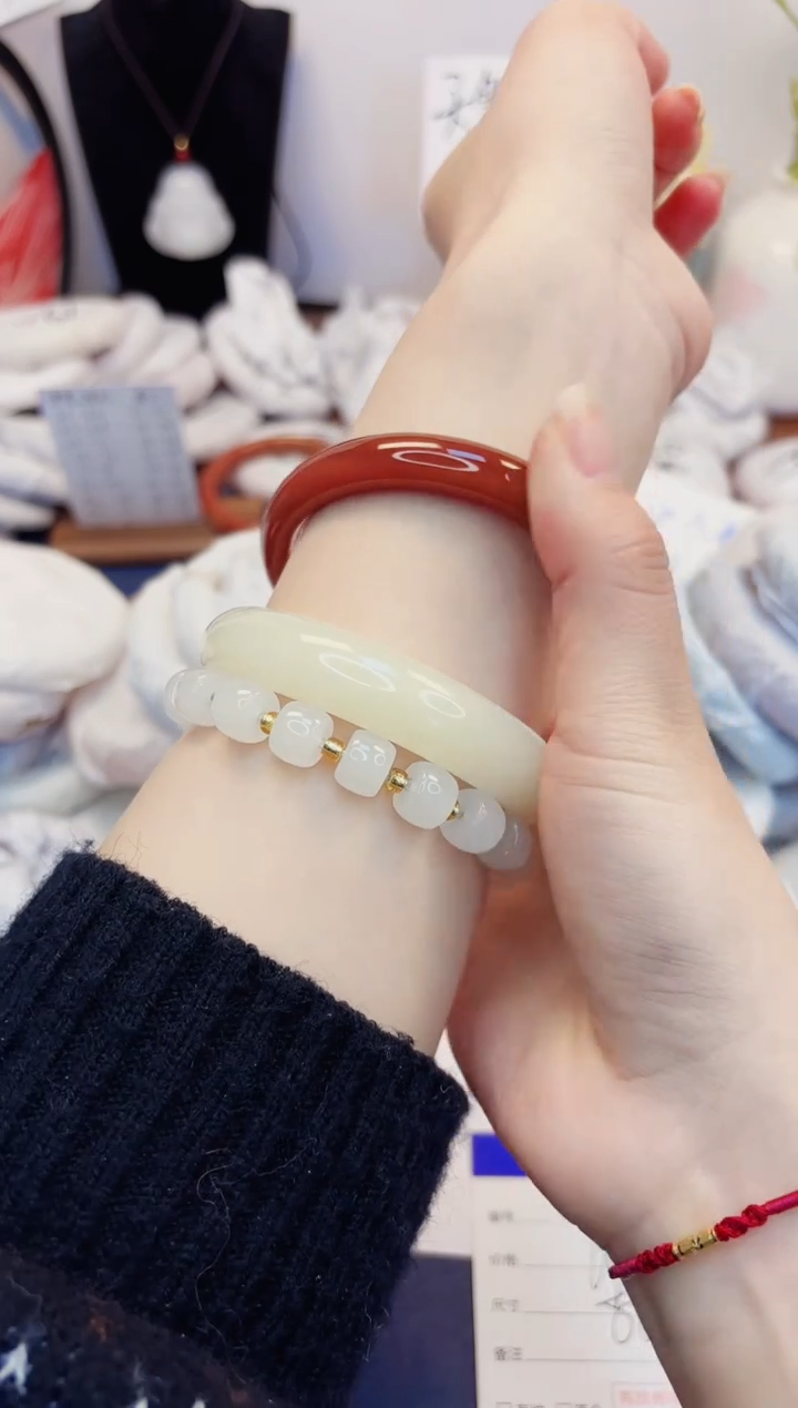 【闪购商品】石英质玉手镯未镶嵌441-玛瑙-圈口58
