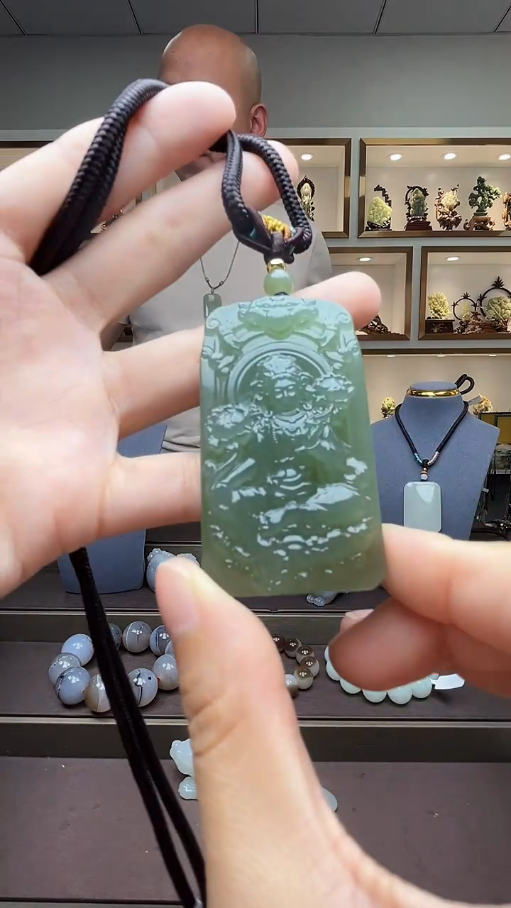 和田玉未镶嵌颈饰苏