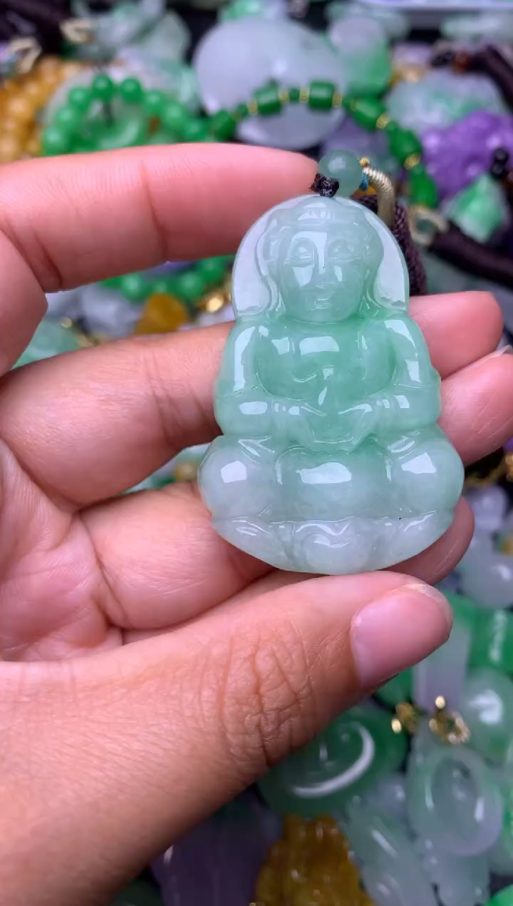 颈饰未镶嵌翡翠缅甸翡翠吊坠