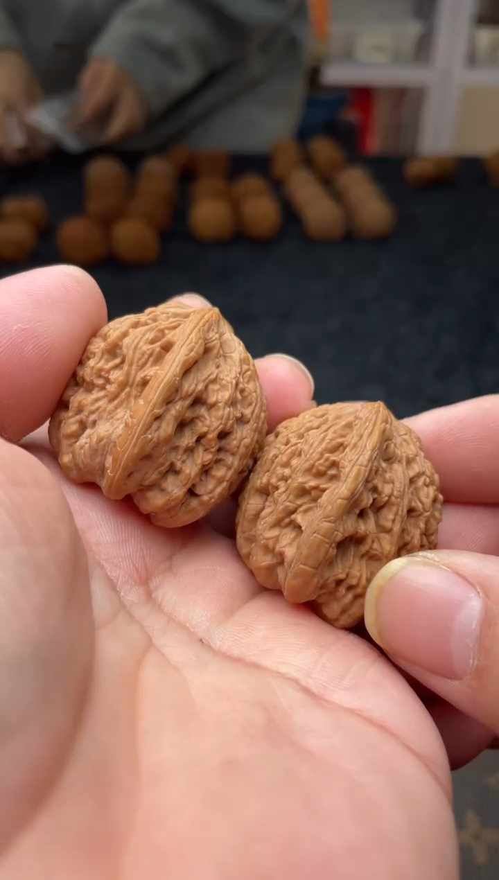 把件文玩核桃B  9号    36尺 承德密纹