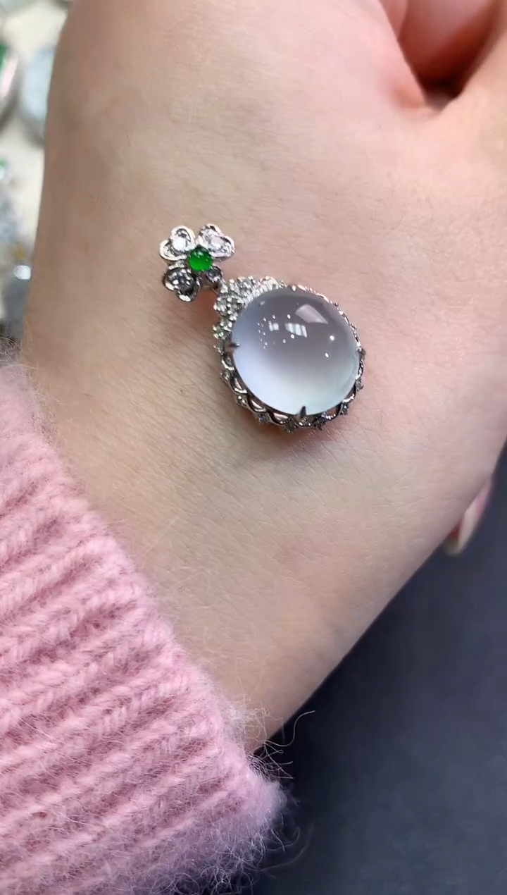 【闪购商品】翡翠颈饰18K金镶嵌B50   