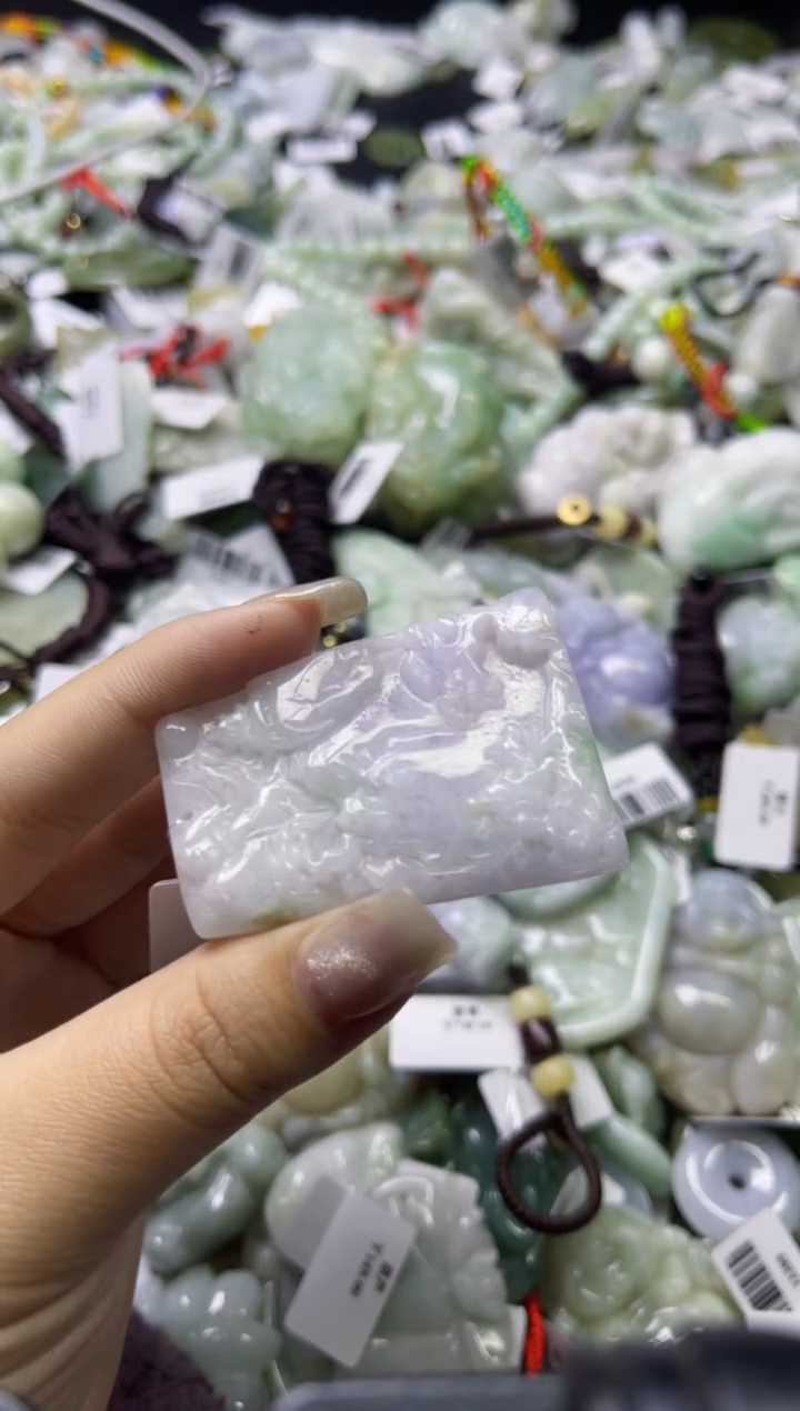 【闪购商品】翡翠颈饰未镶嵌00012478