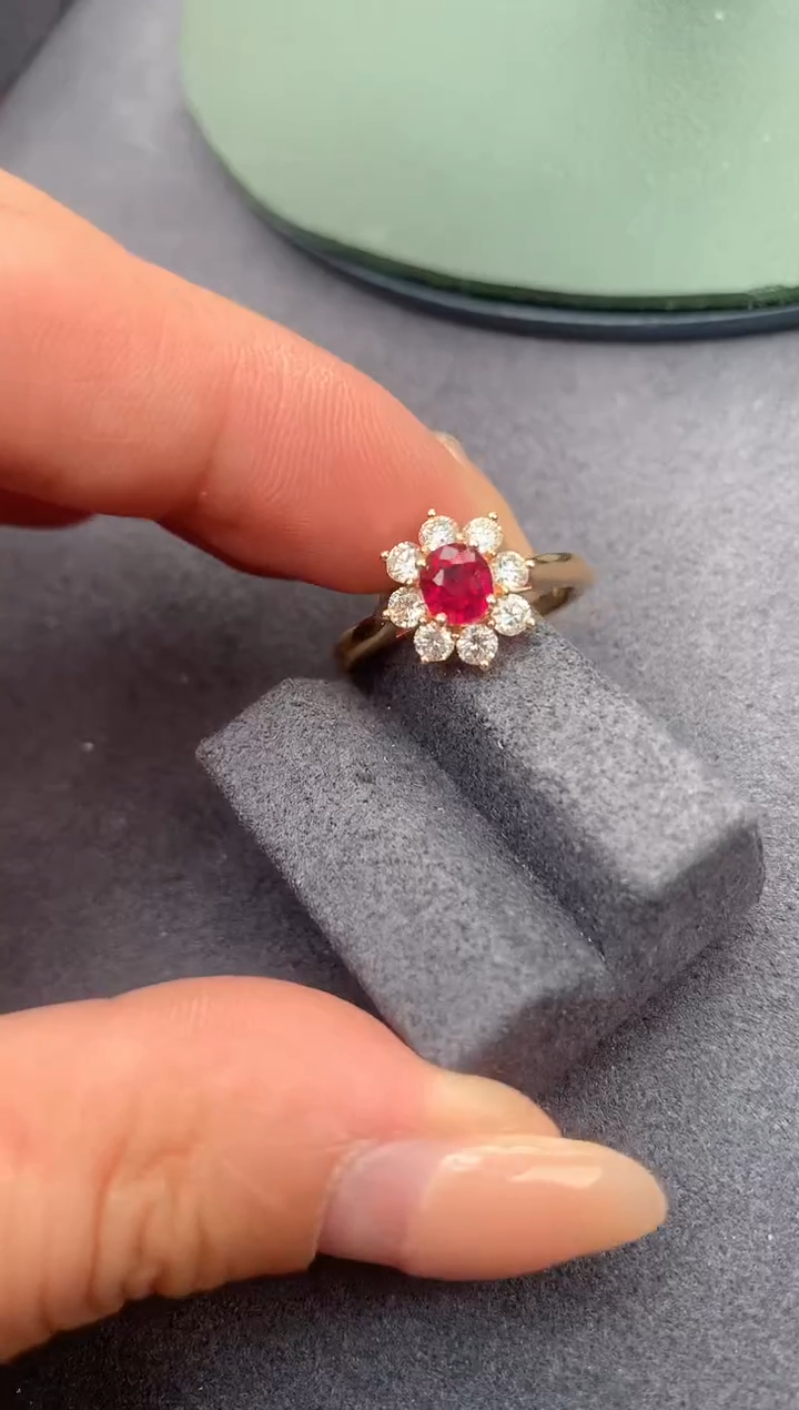 【闪购商品】红宝石戒指18K金镶嵌红宝石戒指