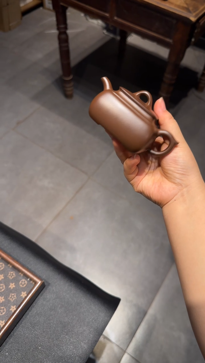 茶壶紫砂赵*哥长四方 紫砂壶