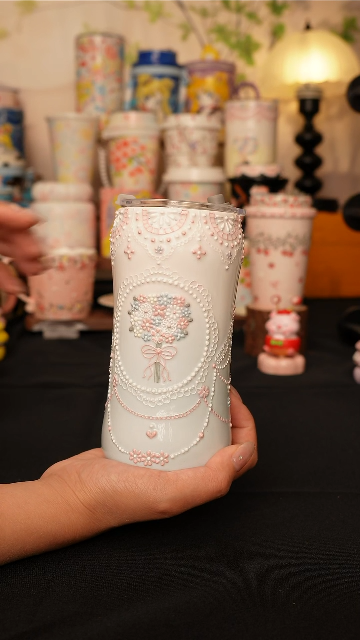 陶景德镇手绘的杯子 