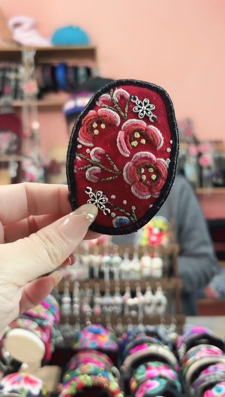 织绣艺枝独绣手工饰品   62