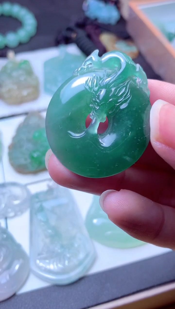 颈饰未镶嵌翡翠天然A货翡翠