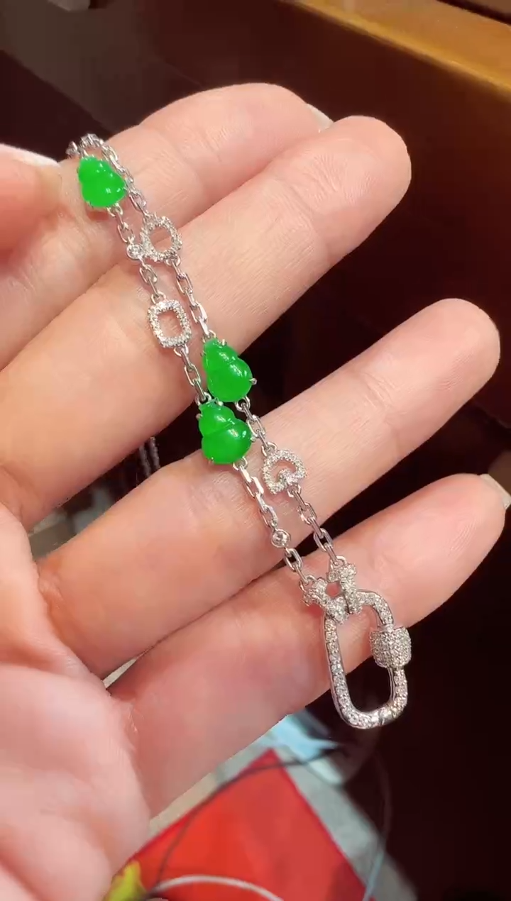 【闪购商品】翡翠颈饰18K金镶嵌葫芦