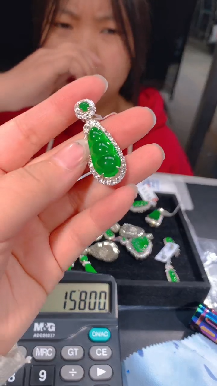 【闪购商品】定制翡翠未镶嵌85定制翡翠，多样性发货（发其一）