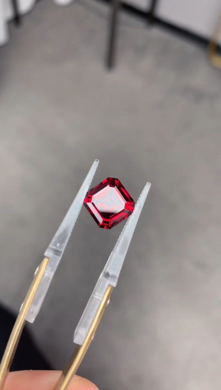 【闪购商品】石榴石裸石未镶嵌5ct   镁铝榴石