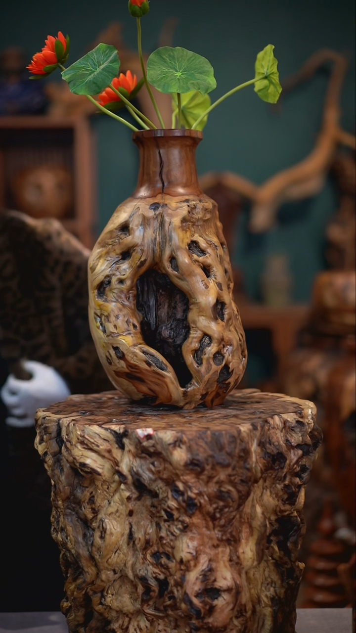 【闪购商品】枣木雷击枣木龙纹观音瓶