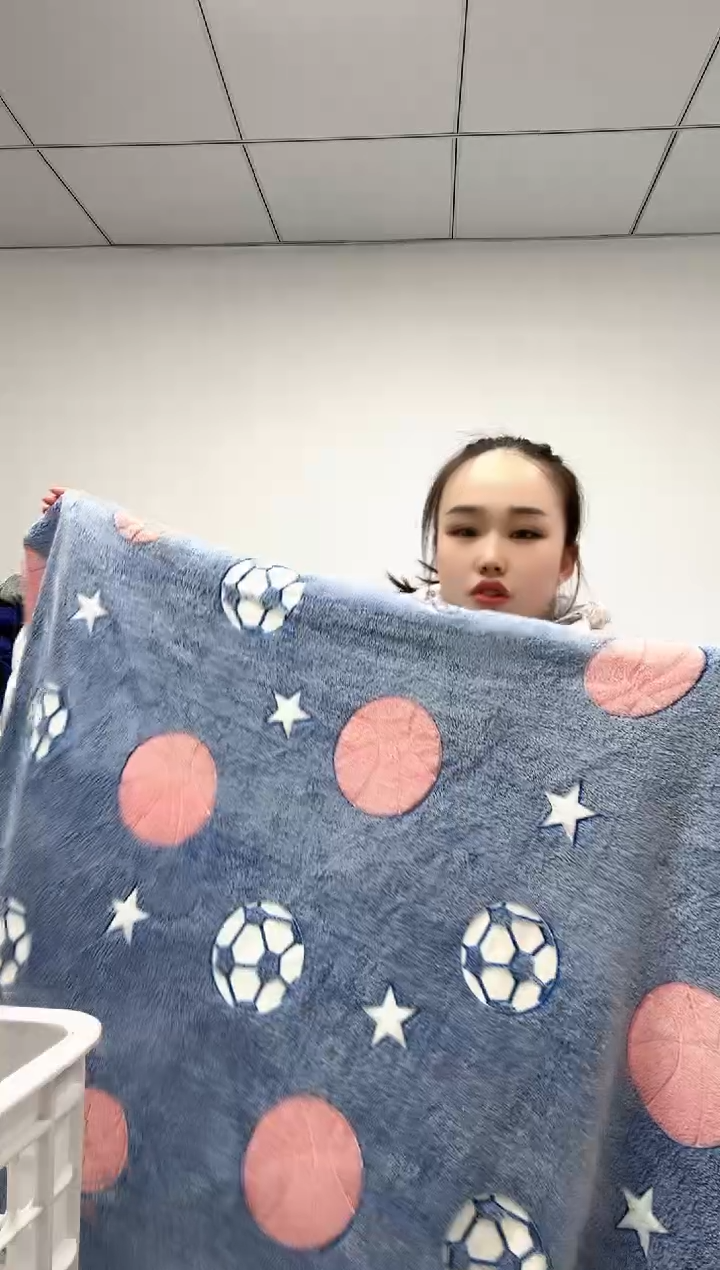 法兰绒2.7X1.7左右以主播介绍为准