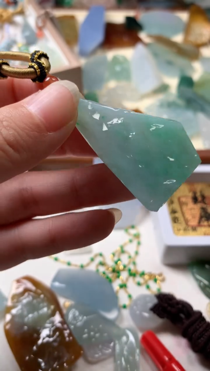 【闪购商品】翡翠颈饰未镶嵌吊坠