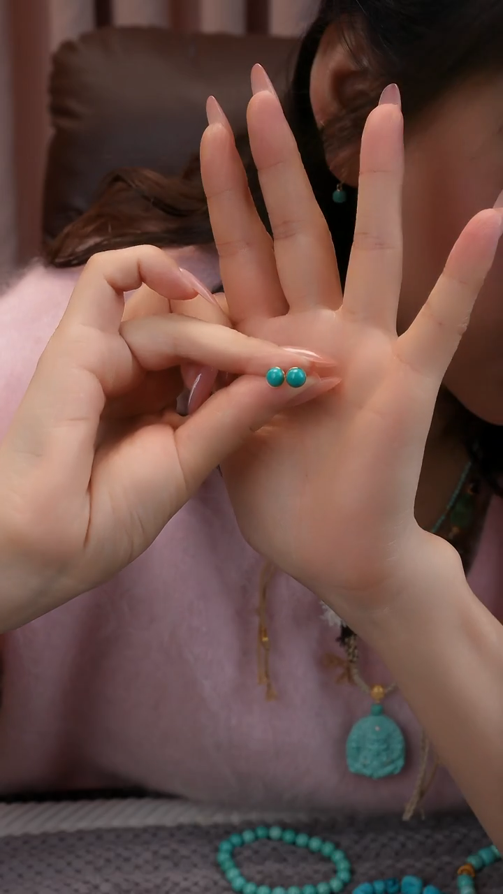 18K金镶嵌绿松石耳饰11111