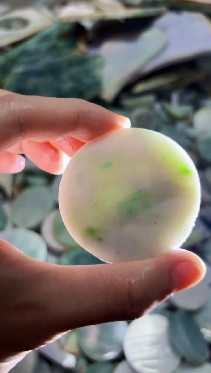 【闪购商品】翡翠颈饰未镶嵌A货吴玉2058