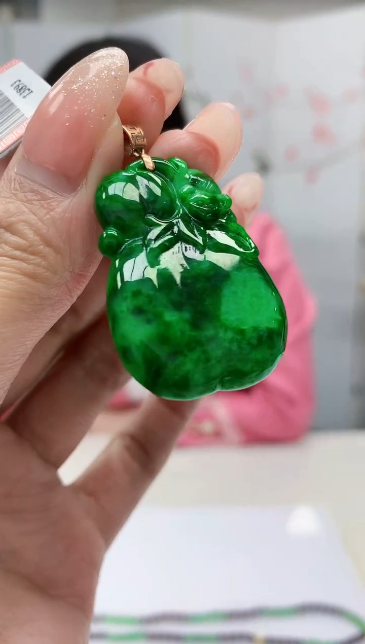 【闪购商品】定制翡翠未镶嵌4852MM-毛货挂件445