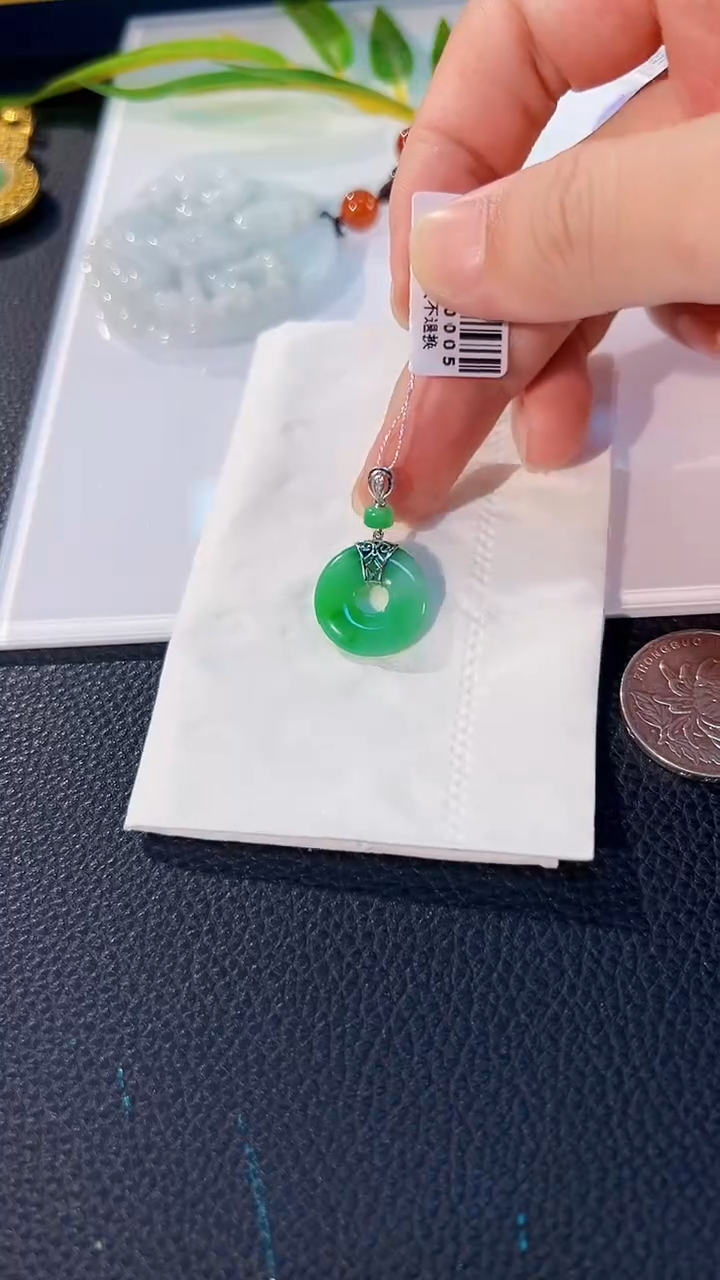 翡翠18K金镶嵌颈饰缅料A货/支持复检/一件