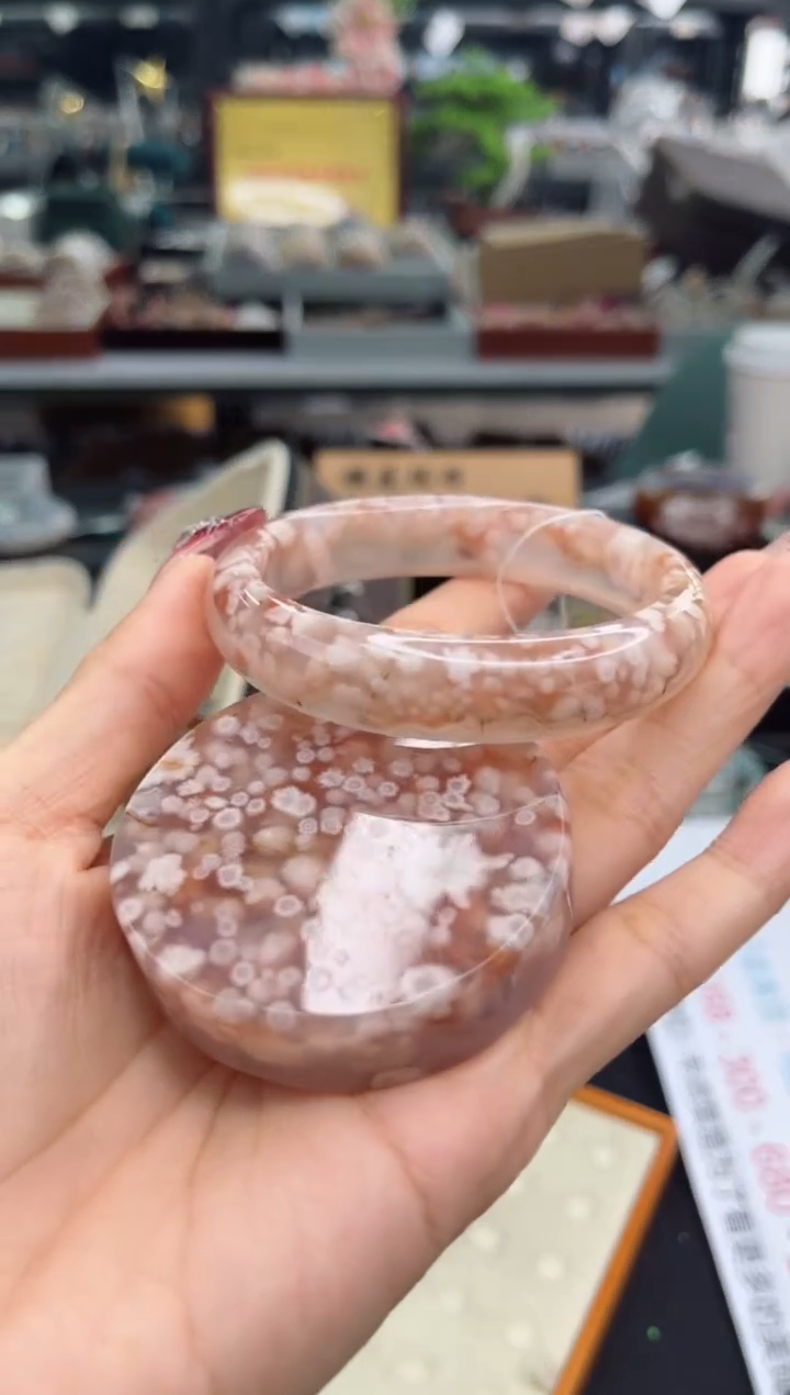 【闪购商品】石英质玉手镯未镶嵌56圈口（赠品镯心）S9241349