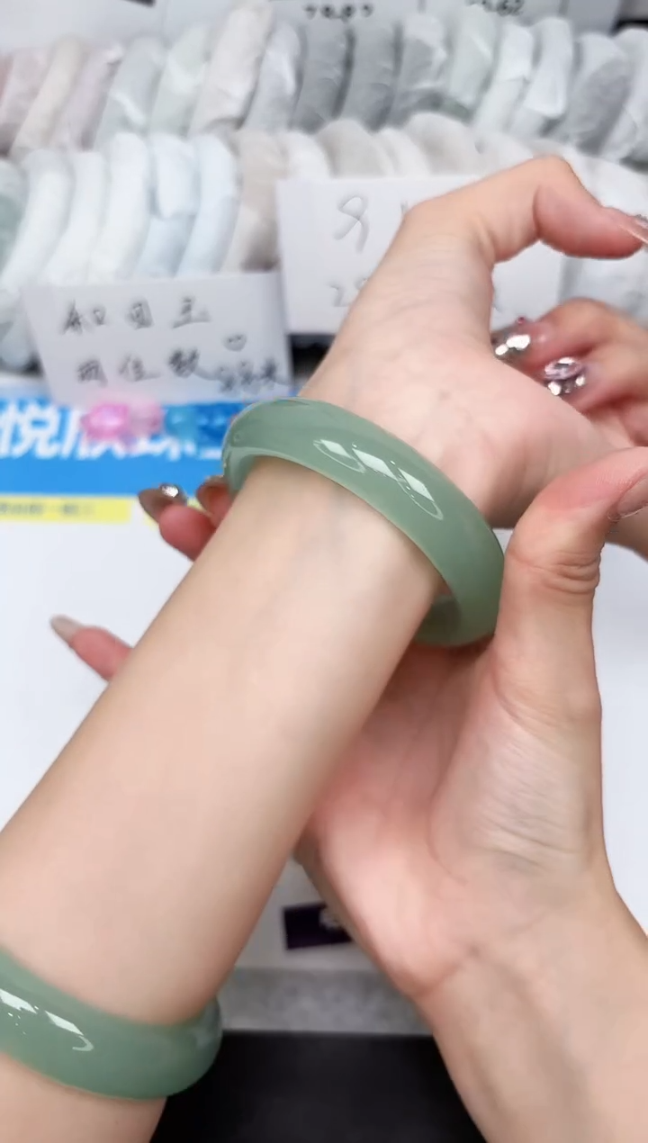 石英质玉手镯未镶嵌67-56.0