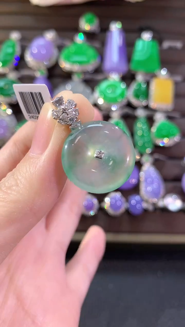 吊坠(不含链)18K金镶嵌翡翠冬日珠宝Q34