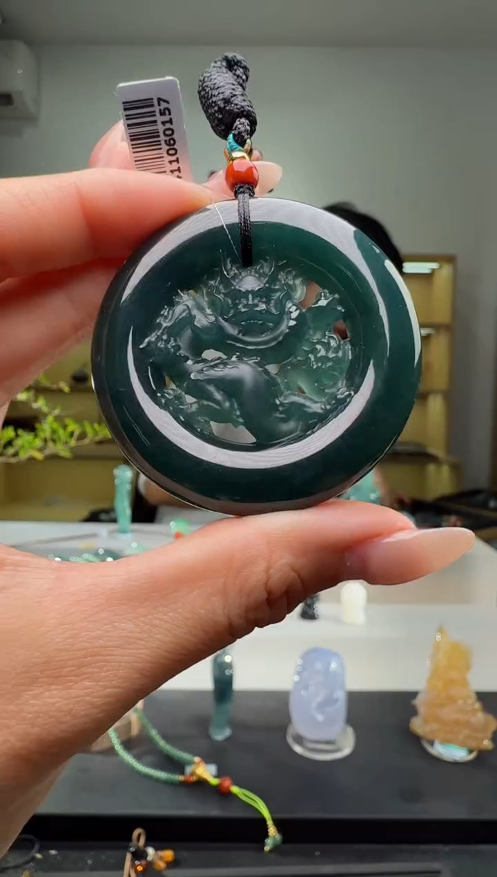 吊坠(不含链)未镶嵌翡翠龙牌