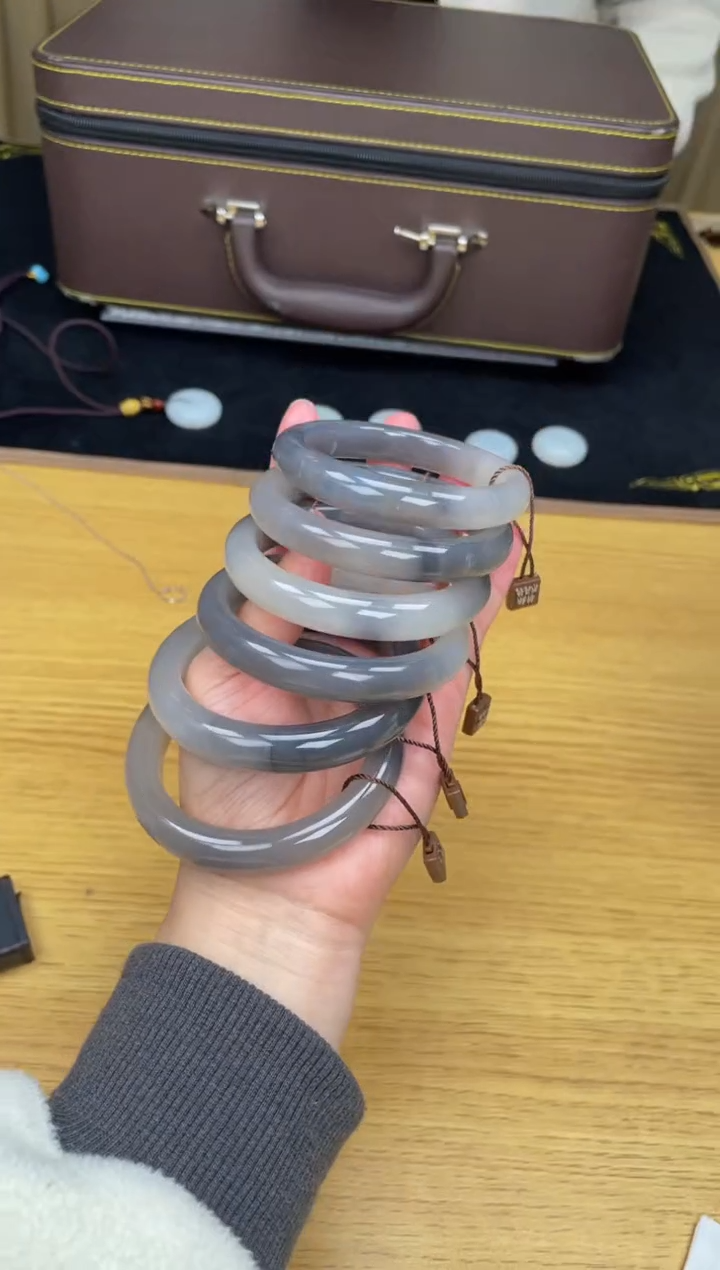 【闪购商品】定制和田玉天然和田玉多样性发其一