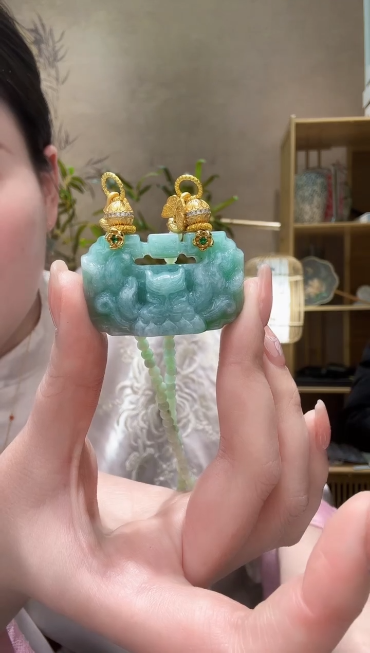 【闪购商品】翡翠颈饰未镶嵌吊坠