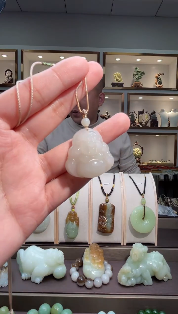 颈饰未镶嵌和田玉苏