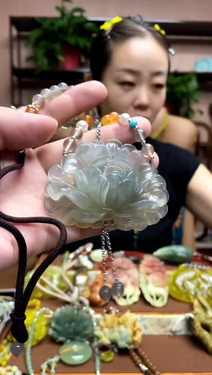 未镶嵌岫玉吊坠·