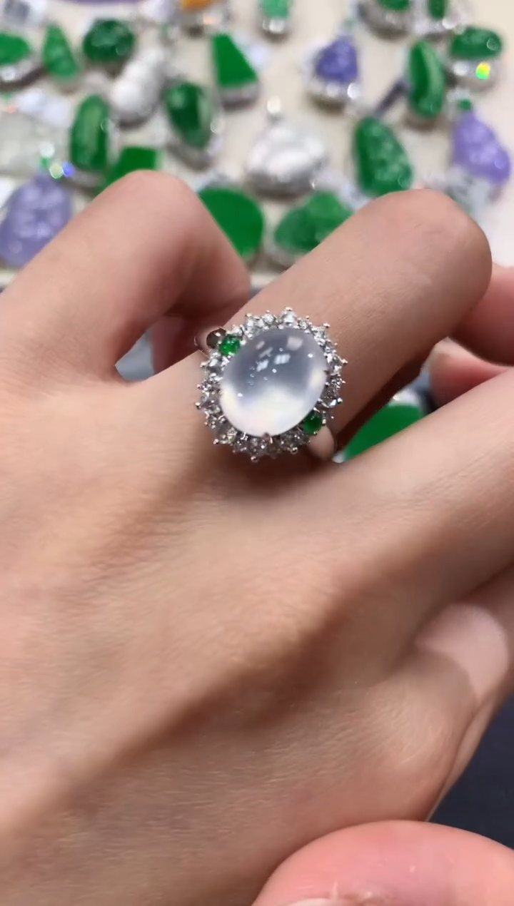 【闪购商品】翡翠戒指18K金镶嵌 w97        