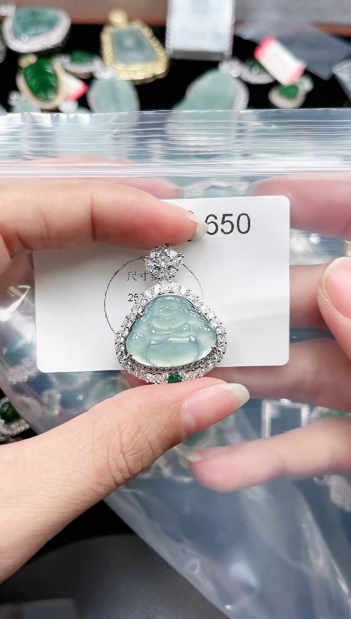 【闪购商品】翡翠颈饰银S925镶嵌赠皮绳650