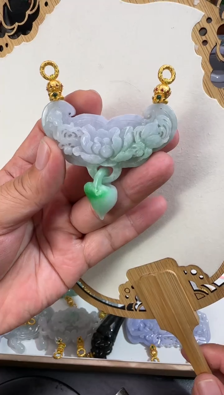 【闪购商品】翡翠颈饰未镶嵌牌子