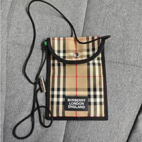 99新 BURBERRY/博柏利 Burberry条纹手机包