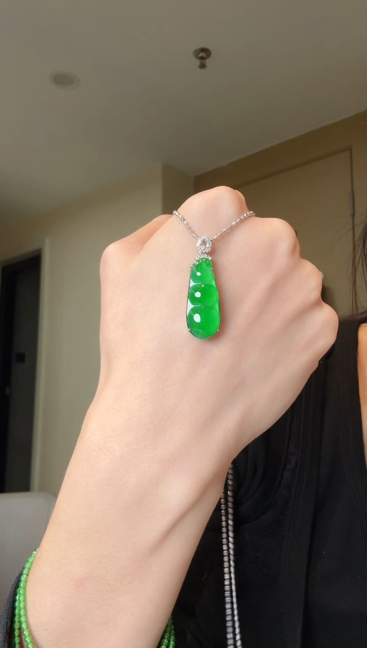 【闪购商品】翡翠吊坠(不含链)18K金镶嵌天然翡翠吊坠