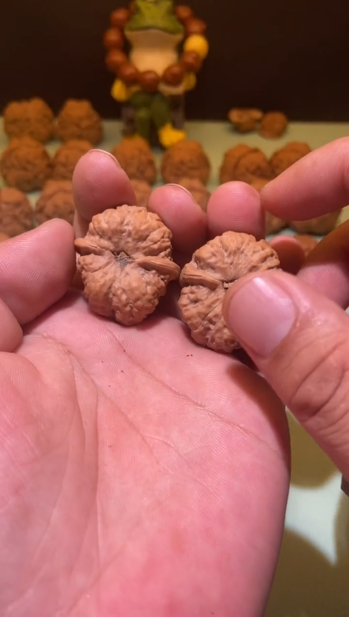 【闪购商品】文玩核桃吊坠山海核饰蛤蟆头33  311