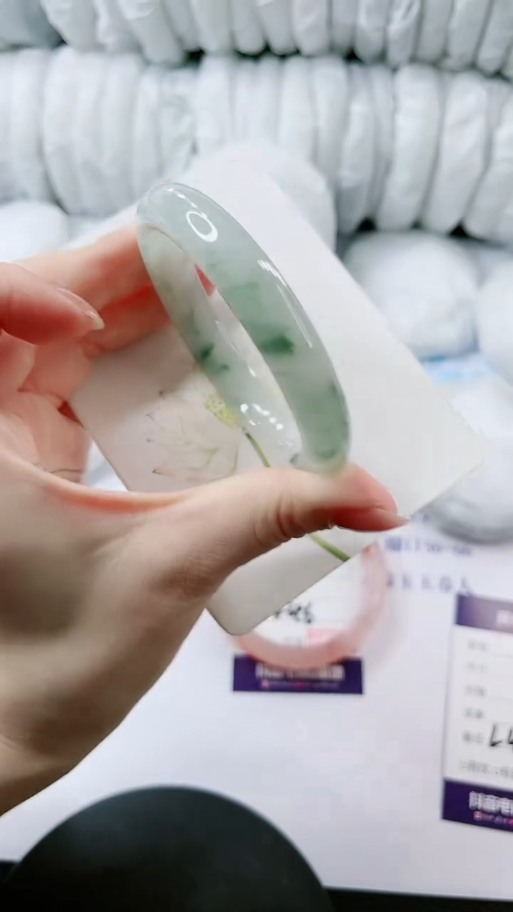 【闪购商品】石英质玉手镯未镶嵌多样性发货L47